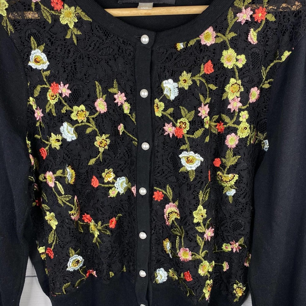 Karl Lagerfeld Lace Embroidered Pearl Button Up Cardigan Sweater Size Large - Picture 9 of 9